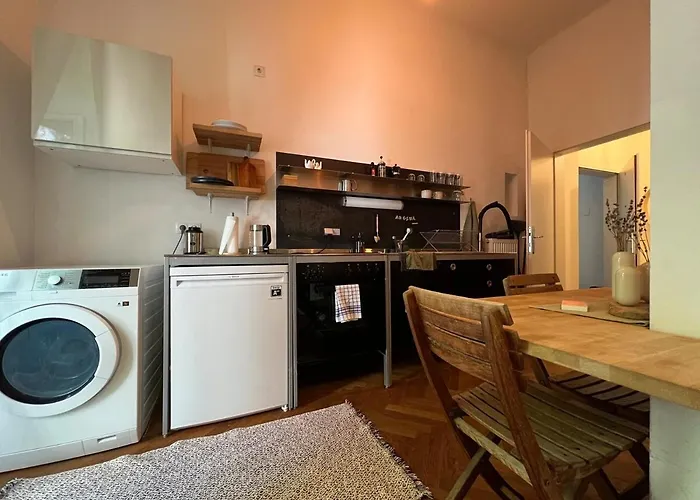 Stylish With Balcony Apartment *